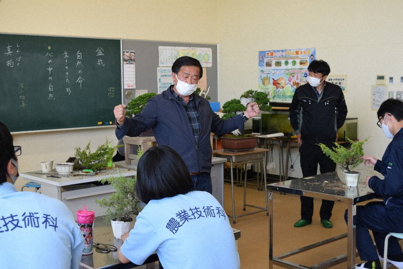 愛情を注がなくては命は育たない 特別支援学校で盆栽家が特別授業 埼玉 毎日新聞