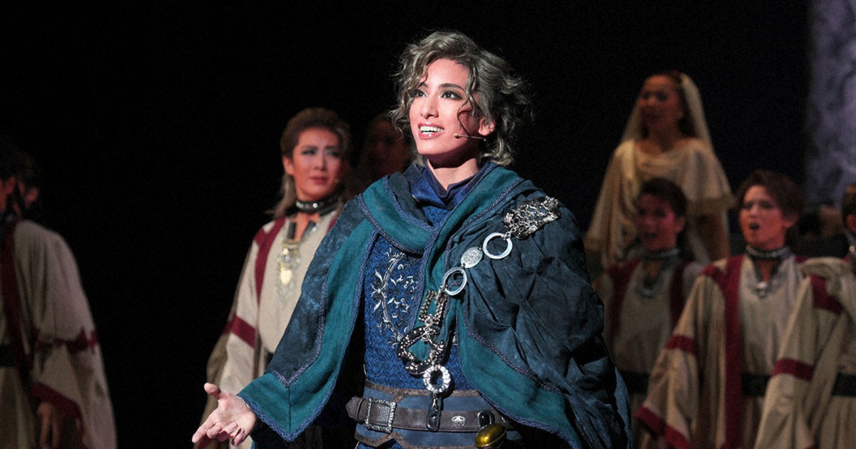 夢 華やかに タカラヅカ 花組 アウグストゥス 尊厳ある者 皇帝へ成長する姿 巧みに 瀬戸と華のサヨナラ公演 兵庫 毎日新聞