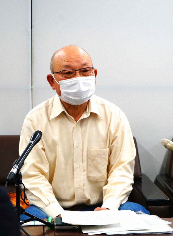 河井案里元参院議員に支給された歳費の返還を求める提訴を決断し、記者会見した市民団体「河井疑惑をただす会」の山根岩男事務局長=広島県庁で2021年4月22日午後1時33分、中島昭浩撮影
