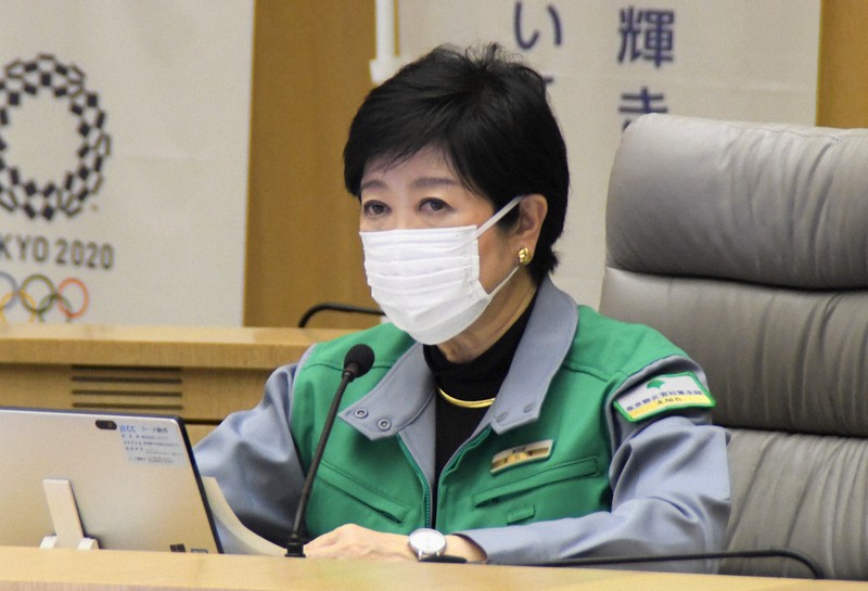 東京都の新型コロナウイルス感染症対策本部会議で発言する小池百合子知事=都庁で2021年4月23日午後8時19分、黒川晋史撮影