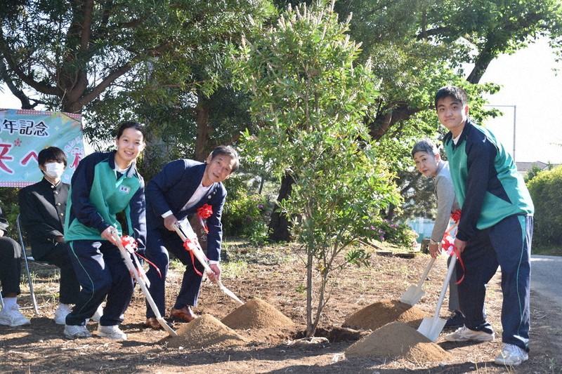 姉妹都市５０周年 松戸市が植樹式 豪 ホワイトホース 千葉 毎日新聞