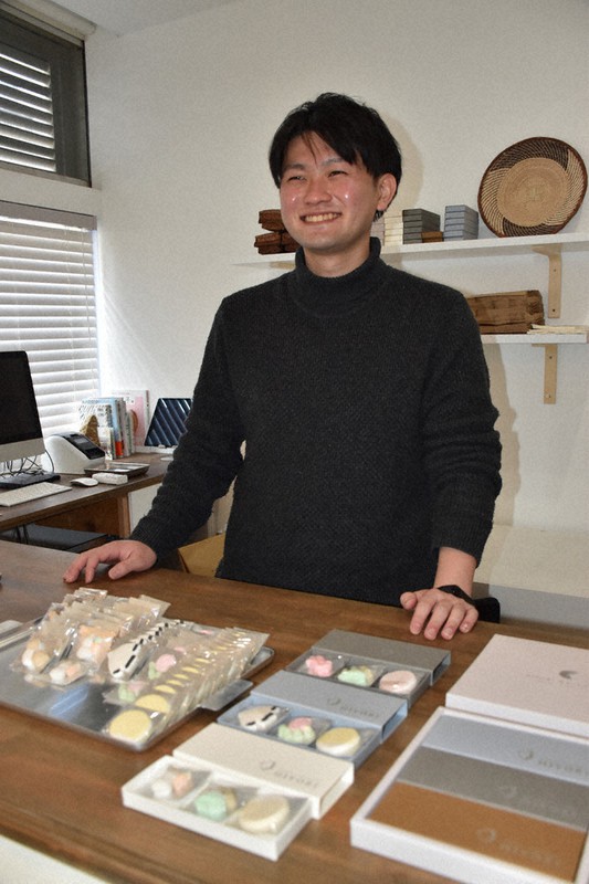 会社員しながら和三盆事業 高松在住の石野さん 東京の会社に週４日勤務 テレワークで奮闘 香川 毎日新聞