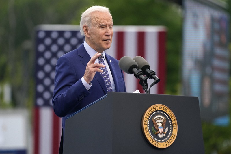 大統領就任100日の記念集会で演説するバイデン米大統領=米南部ジョージア州ダルースで2021年4月29日、AP