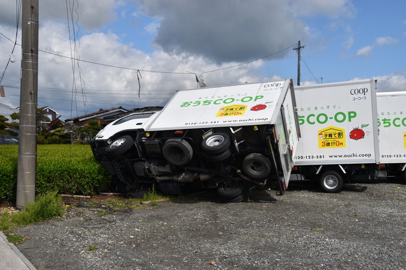 静岡 牧之原市で竜巻か 車両横転や倒木 建物にも被害 写真特集1 6 毎日新聞 静岡 牧之原市で竜巻か 車両横転や倒木 建物にも被害 写真特集1 6 毎日新聞