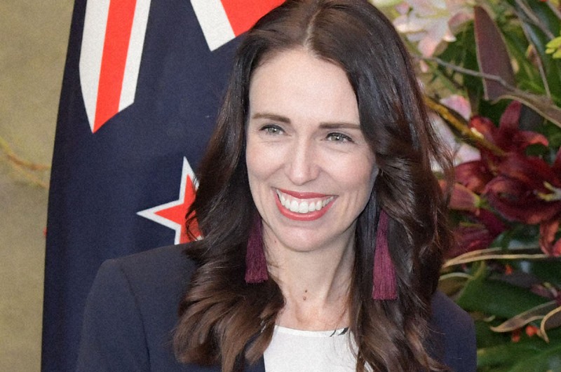 ãƒ‹ãƒ¥ãƒ¼ã‚¸ãƒ¼ãƒ©ãƒ³ãƒ‰ã®ã‚¢ãƒ¼ãƒ€ãƒ³é¦–ç›¸ çµå©šã¸ ãã‚ãã‚æ‹›å¾…çŠ¶ã‚' æ¯Žæ—¥æ–°èž