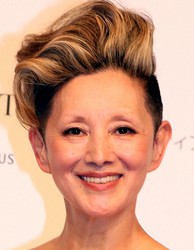 夏木マリ 結婚10周年 芸術的な挙式ショットに お2人の愛が本当に美しい 憧れます の声 スポニチ 夏木マリ 結婚10周年 芸術的な挙式ショットに お2人の愛が本当に美しい 憧れます の声 スポニチ