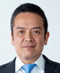 福井県あわら市の製薬会社「小林化工」の新社長に就任した弁護士の田中宏明氏=同社提供