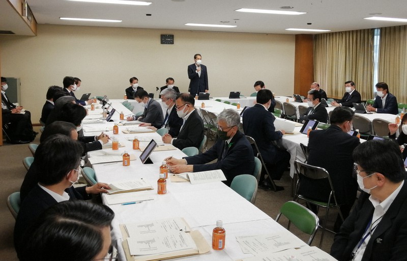 農水省が中長期の戦略を示した自民党農林部会=東京都千代田区永田町の自民党本部で2021年5月11日午後3時14分、浅川大樹撮影