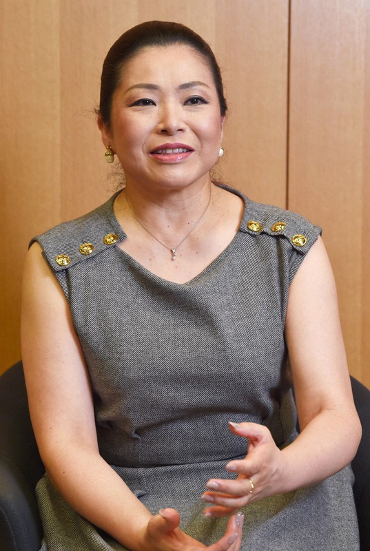 喜歌劇「メリー・ウィドウ」で主人公のハンナ役を演じる並河寿美=兵庫県西宮市で2021年4月16日、菱田諭士撮影