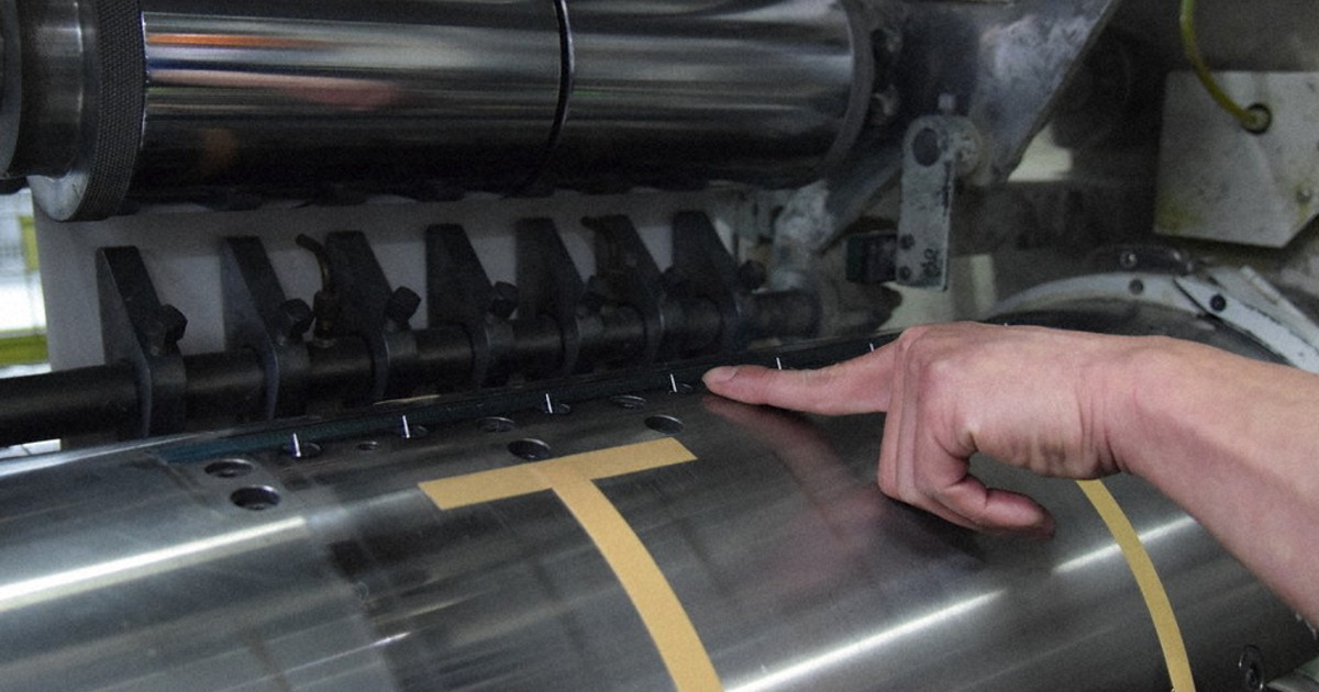 新聞の端切れ Amazon.co.jp: まっさら新聞紙A1ハーフ／2つ折り×田の字折り／20枚