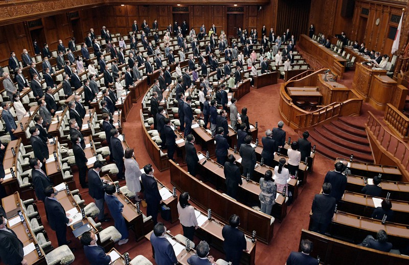 デジタル改革関連法が賛成多数で可決、成立した参院本会議=国会内で2021年5月12日午後0時53分、竹内幹撮影