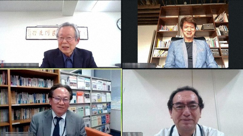 ウェブ上で意見を交わす(左上から時計回りに)高本英司・蒲生厚生診療所医師、安田雅章・安田クリニック院長、大島民旗・西淀病院副院長、西山裕康・西山クリニック院長=4月21日、ウェブ会議システム「Zoom」から