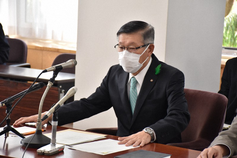 県政協議会に臨む佐竹敬久知事=秋田市で2021年5月13日午前9時28分、高野裕士撮影