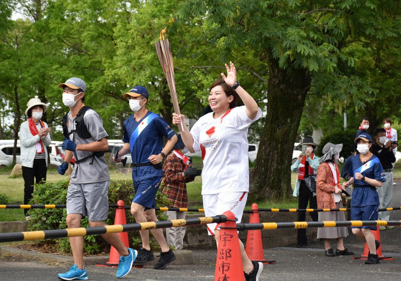 東京五輪 聖火 長州路をリレー 宇部 山陽小野田 美祢 長門 萩 山口 毎日新聞