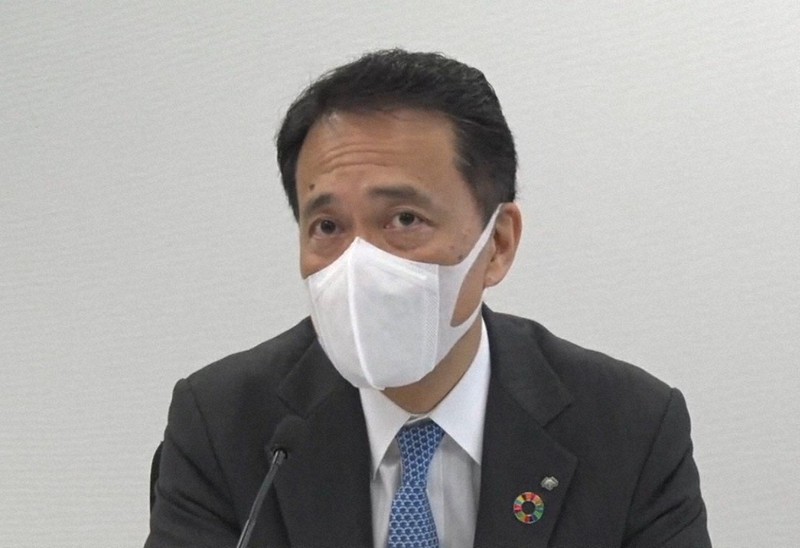 オンラインの記者会見で決算内容を説明する奥田健太郎・野村ホールディングス社長=2021年4月27日