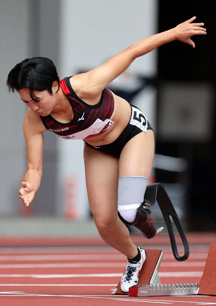 コロナを乗り越え／上 高桑選手の競技用義足開発者 延期バネ、磨いた