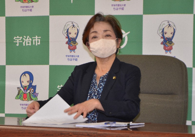 ワクチン廃棄防止のための「バンク」を設置する方針を記者会見で明らかにした京都府宇治市の松村淳子市長=市役所で2021年5月17日午後1時1分、鈴木健太郎撮影