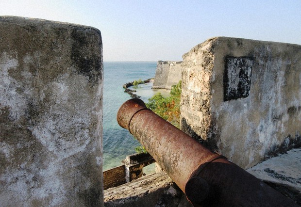 黒人武士 弥助も経由 東アフリカ モザンビーク島 藻谷浩介の世界 来た 見た 考えた 藻谷浩介 毎日新聞 経済プレミア