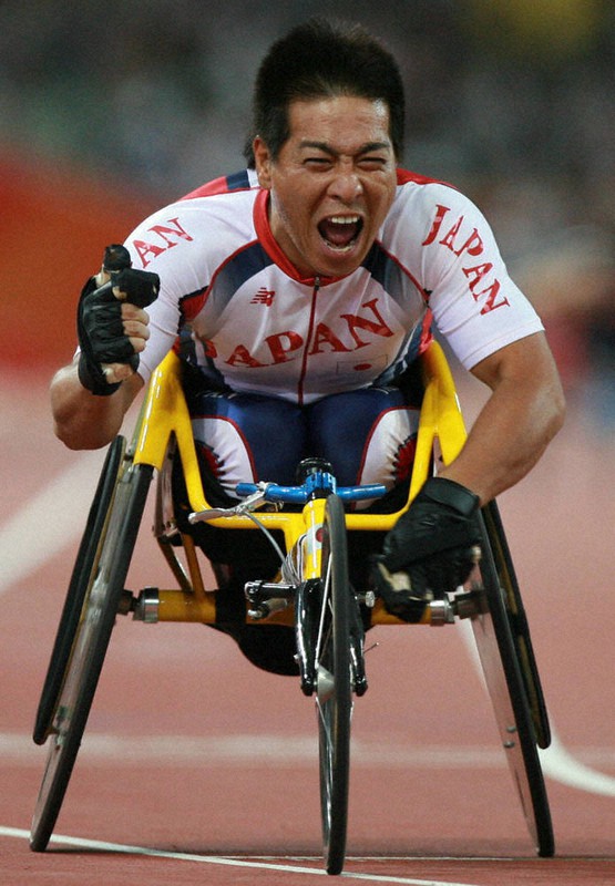 【陸上男子400メートル決勝】大会新記録で優勝し、喜ぶ伊藤智也=国家体育場で2008年9月12日、小出洋平撮影