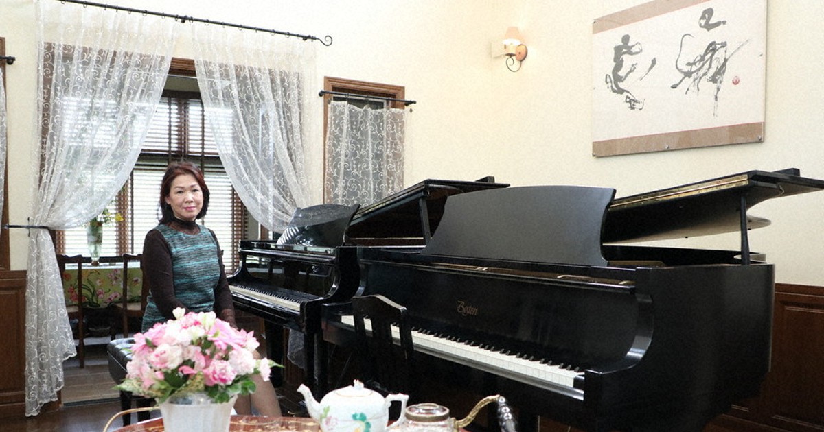 新型コロナ 自宅離れを演奏の場に 岡田さん、音楽家招きカフェ運営