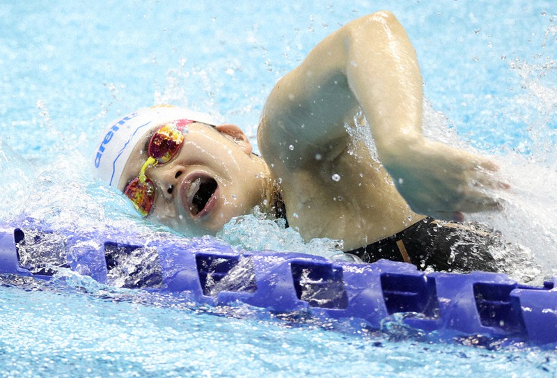 女子50メートル自由形(視覚障害S11)で優勝した石浦=佐々木順一撮影