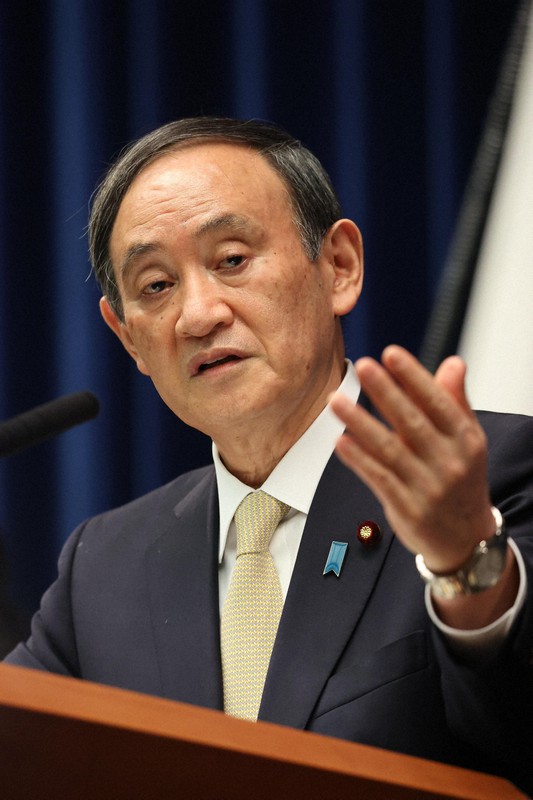 3度目の緊急事態宣言発令を決定し、記者会見で質問に答える菅義偉首相=首相官邸で2021年4月23日午後8時21分(代表撮影)