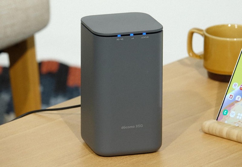 NTTドコモは「ホーム5G」のサービスを8月下旬に始める。ルーターはシャープ製