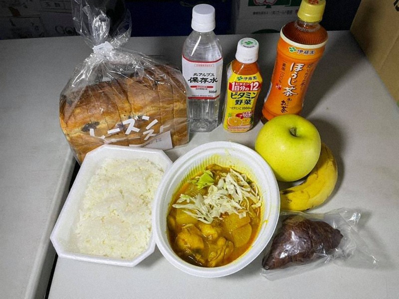 五輪やってる場合か 広がる貧困 炊き出しの列 過去10年で最多 毎日新聞