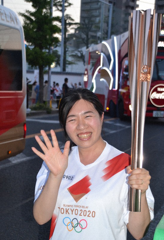 ピープル 結成７周年 林業女子会 さが 会長 門脇恵さん ３５ 佐賀市 聖火手に 山の営みつなぐ 佐賀 毎日新聞