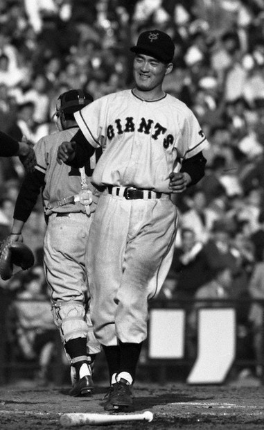 毎小ニュース：スポーツ ミスター以来、ルーキーの3発 阪神・佐藤選手