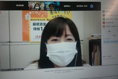 最低賃金全国一律1000円などを菅首相に直談判しようと署名を集め始めた生協労連の柳恵美子委員長＝Zoomでの記者会見から、2021年6月1日午後2時10分、東海林智撮影