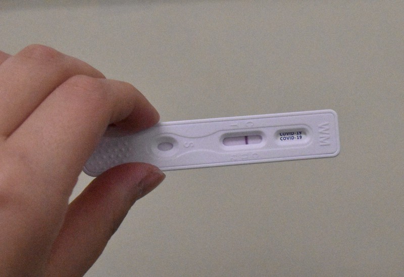 クラスター予防に一役 市販のコロナ検査キットを試してみた 毎日新聞
