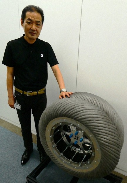 月面探査車：新しい発想で挑む 月面探査車のタイヤ | 毎日新聞