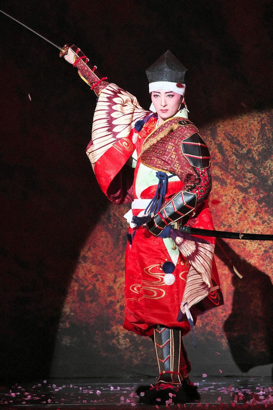 衰退する南朝と運命を共にする武将、楠木正行を演じた珠城りょう