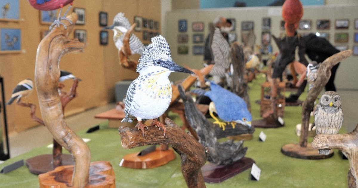 ジョウビタキ 木彫りの野鳥 バードカービング 野鳥彫刻 （ひろい