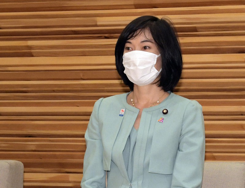 閣議に臨む丸川珠代五輪担当相=首相官邸で2021年6月4日午前8時25分、竹内幹撮影