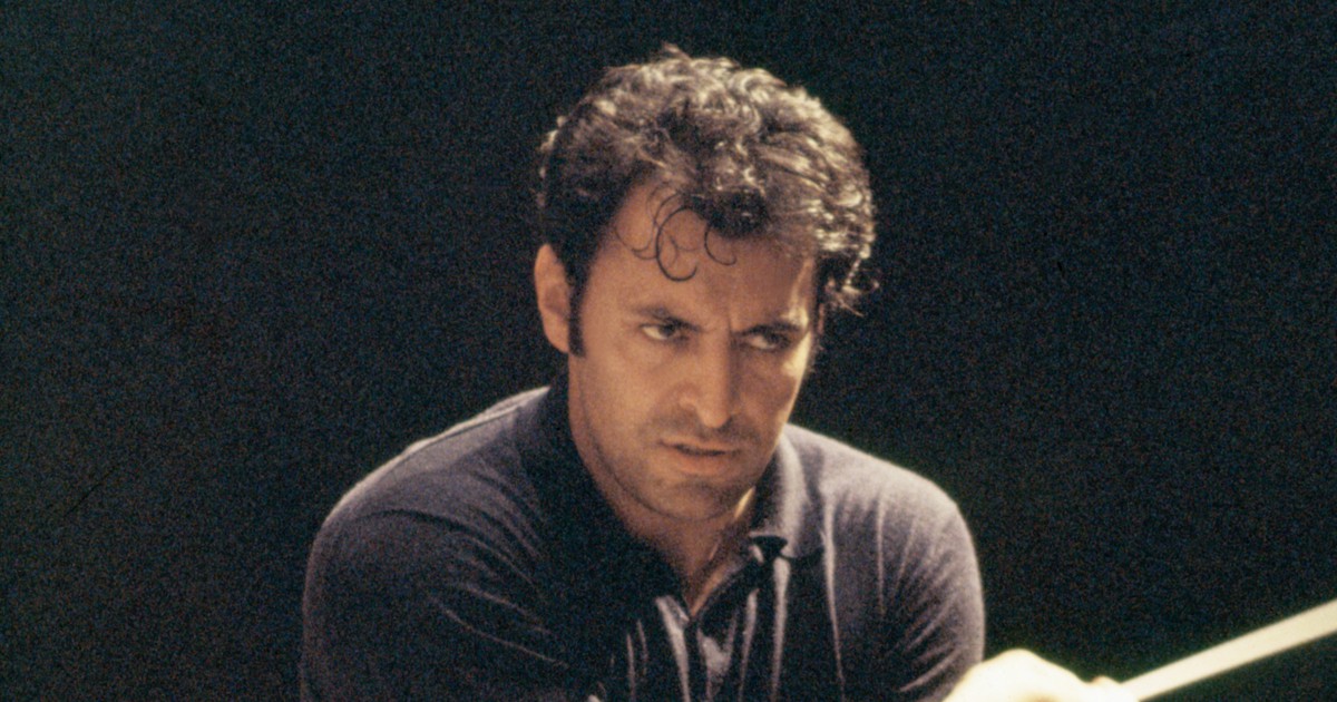 東条碩夫 マエストロたちのあの日 あの時 指揮台のマッチョマン ズービン メータ 毎日新聞