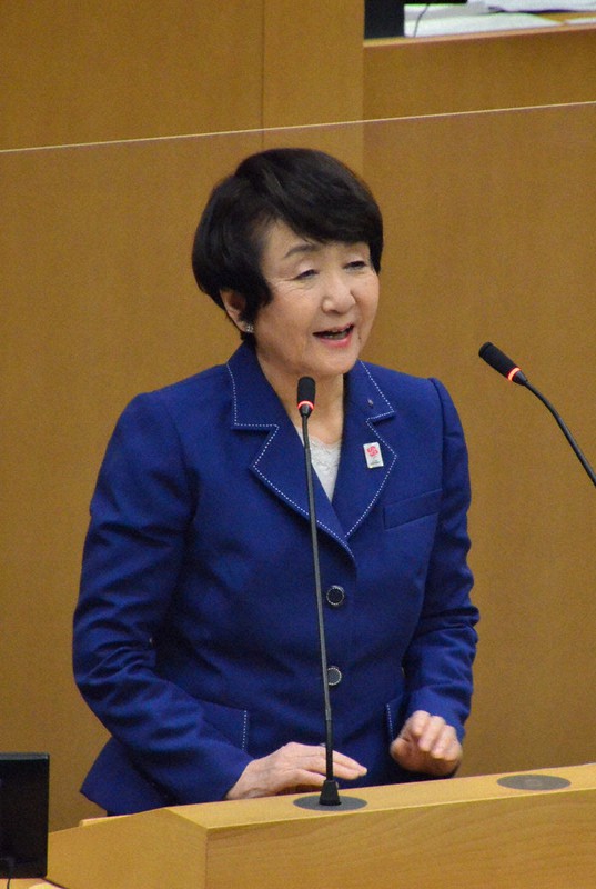 横浜市議会本会議で発言する林文子市長=同市中区で2021年6月4日、樋口淳也撮影