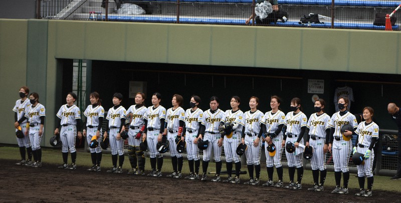 タイガースWomen、初公式戦でコールド勝ち 関西女子野球選手権 | 毎日新聞