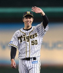 阪神 青柳 強力鷹打線にも雨にも勝った 今季初の聖地で熱投122球8回1失点4勝目 スポニチ