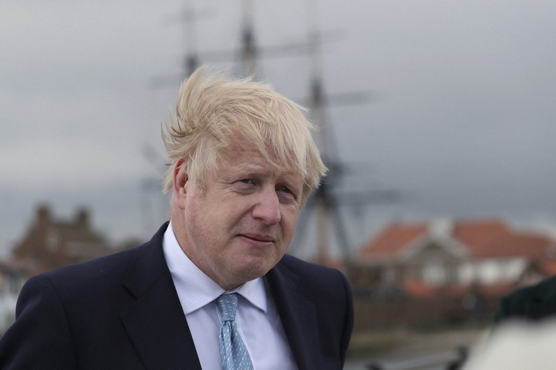 英国のジョンソン首相=英北東部ハートルプールで2021年5月7日、AP