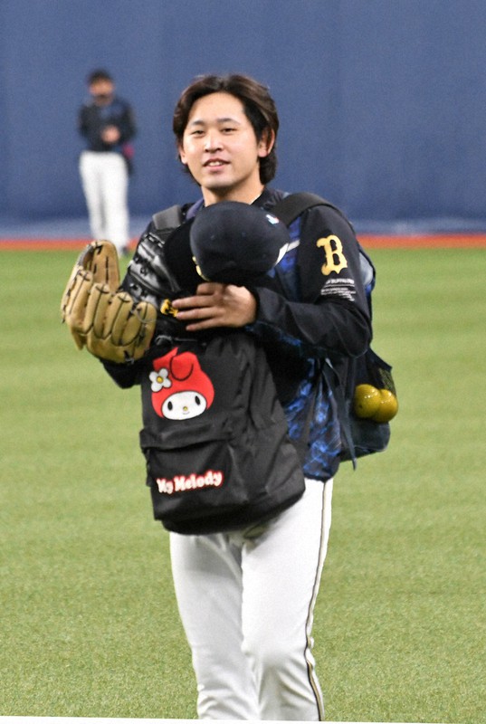 オリックスの19歳 宮城が中盤まで無安打投球 力も髪も伸び盛り 毎日新聞