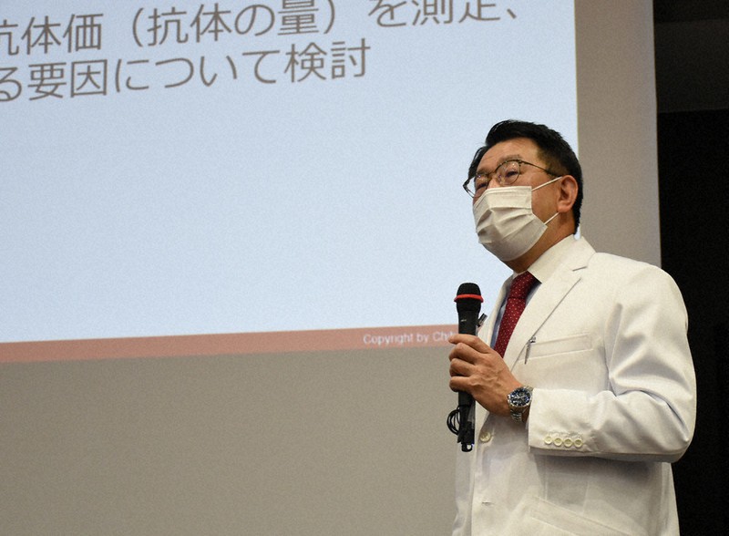 研究結果を報告する横手幸太郎病院長=千葉市中央区の千葉大病院で2021年6月3日、秋丸生帆撮影