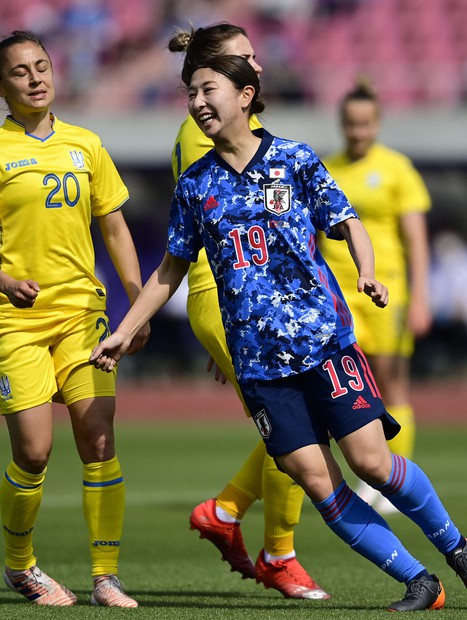 なでしこ塩越柚歩が2発デビュー 東京五輪代表枠へ強烈アピール | 毎日新聞