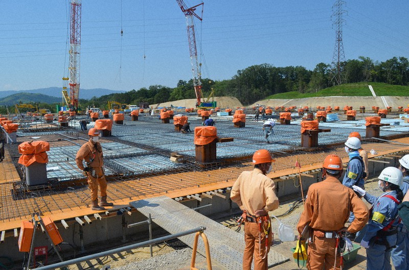 岡波新病院現場を署長パトロール 伊賀労基署 22年9月完成予定 ／三重 毎日新聞