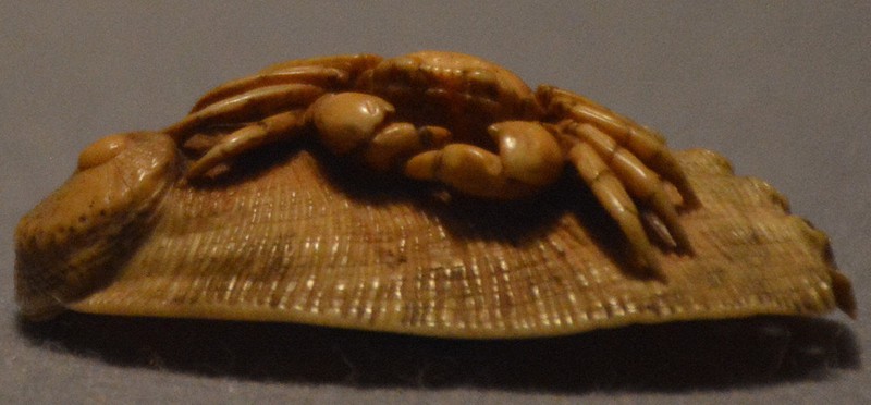 クモ、セミ、ムカデ… 石見根付に命の息吹 益田でコレクション展 精密な