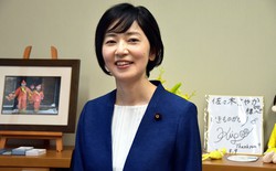 政務官で 産休 をとった 育児の大変さ 認識される社会に 佐々木さやか 毎日新聞 政治プレミア 政務官で 産休 をとった 育児の大変さ 認識される社会に 佐々木さやか 毎日新聞 政治プレミア