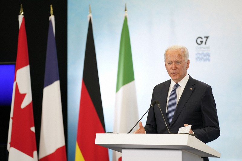 主要7カ国首脳会議(G7サミット)の閉幕後、記者会見するバイデン米大統領=英南西部のコーンウォール空港で2021年6月13日、AP
