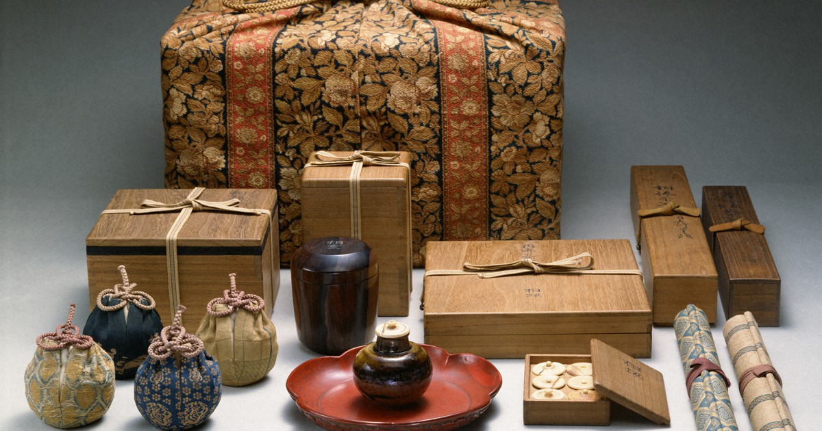 Tokyo museum showcases joy of collecting tea utensils