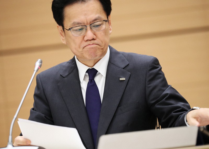 一連のシステム障害について記者会見するみずほフィナンシャルグループの坂井辰史社長=東京都千代田区で2021年6月15日午後5時5分、吉田航太撮影